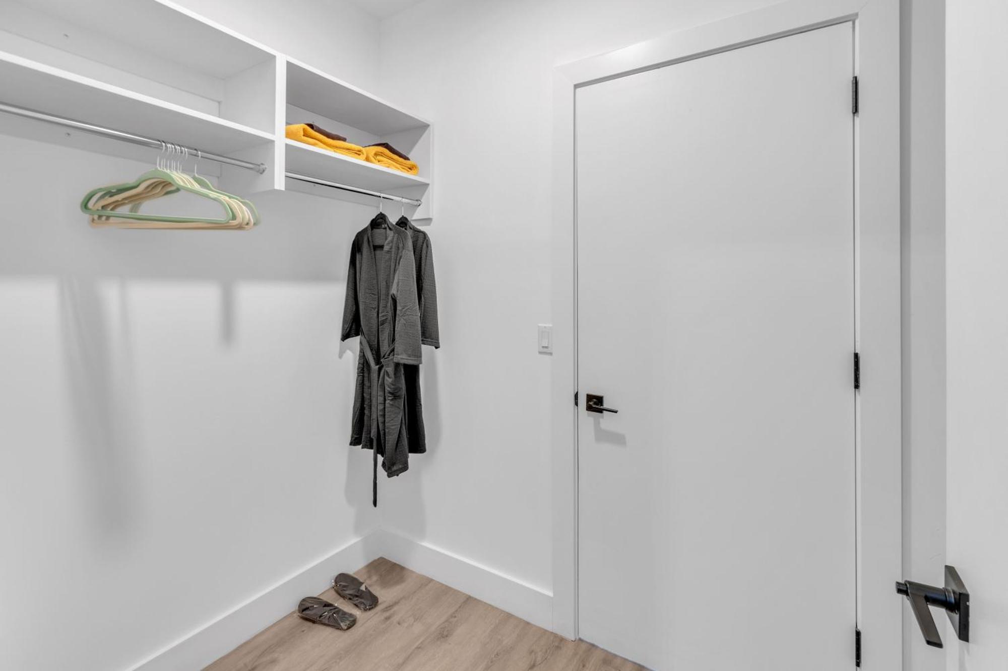 Apartamento Royal Oasis Indoor Pool, Free Parking, Near Nyc Elizabeth Exterior foto
