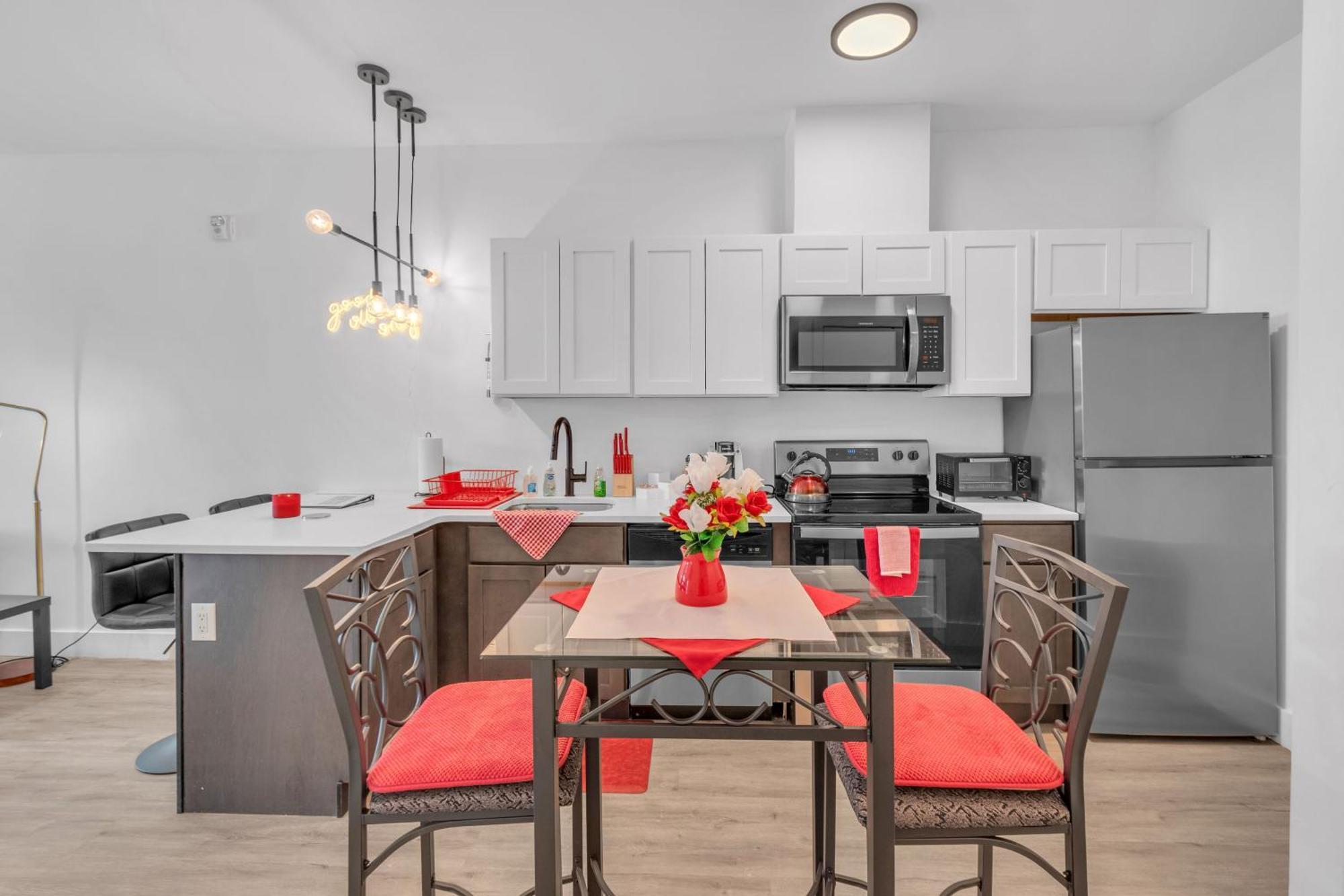 Apartamento Royal Oasis Indoor Pool, Free Parking, Near Nyc Elizabeth Exterior foto