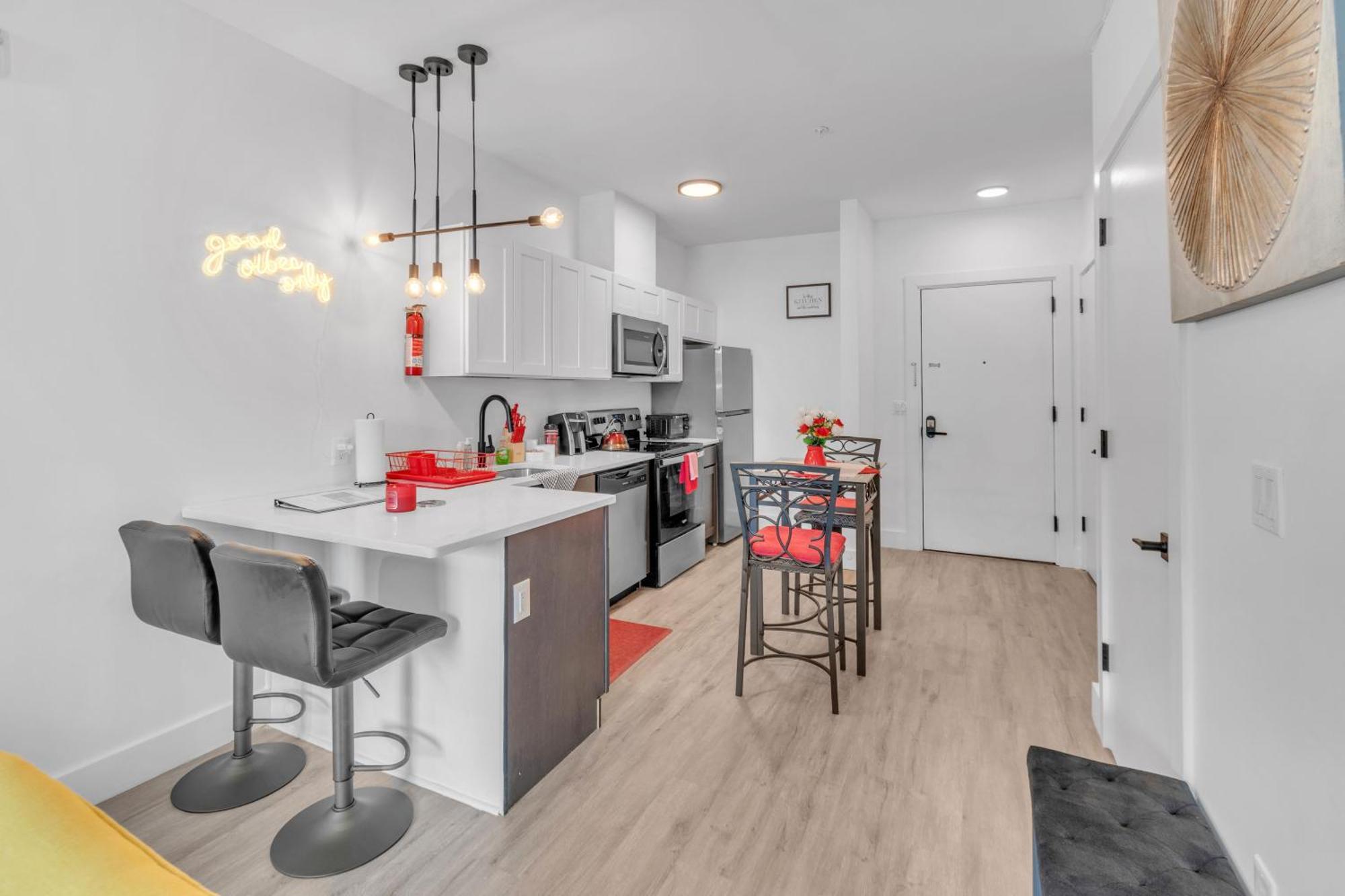 Apartamento Royal Oasis Indoor Pool, Free Parking, Near Nyc Elizabeth Exterior foto