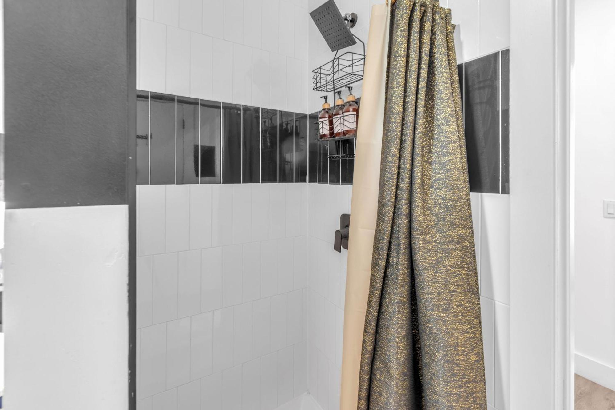 Apartamento Royal Oasis Indoor Pool, Free Parking, Near Nyc Elizabeth Exterior foto