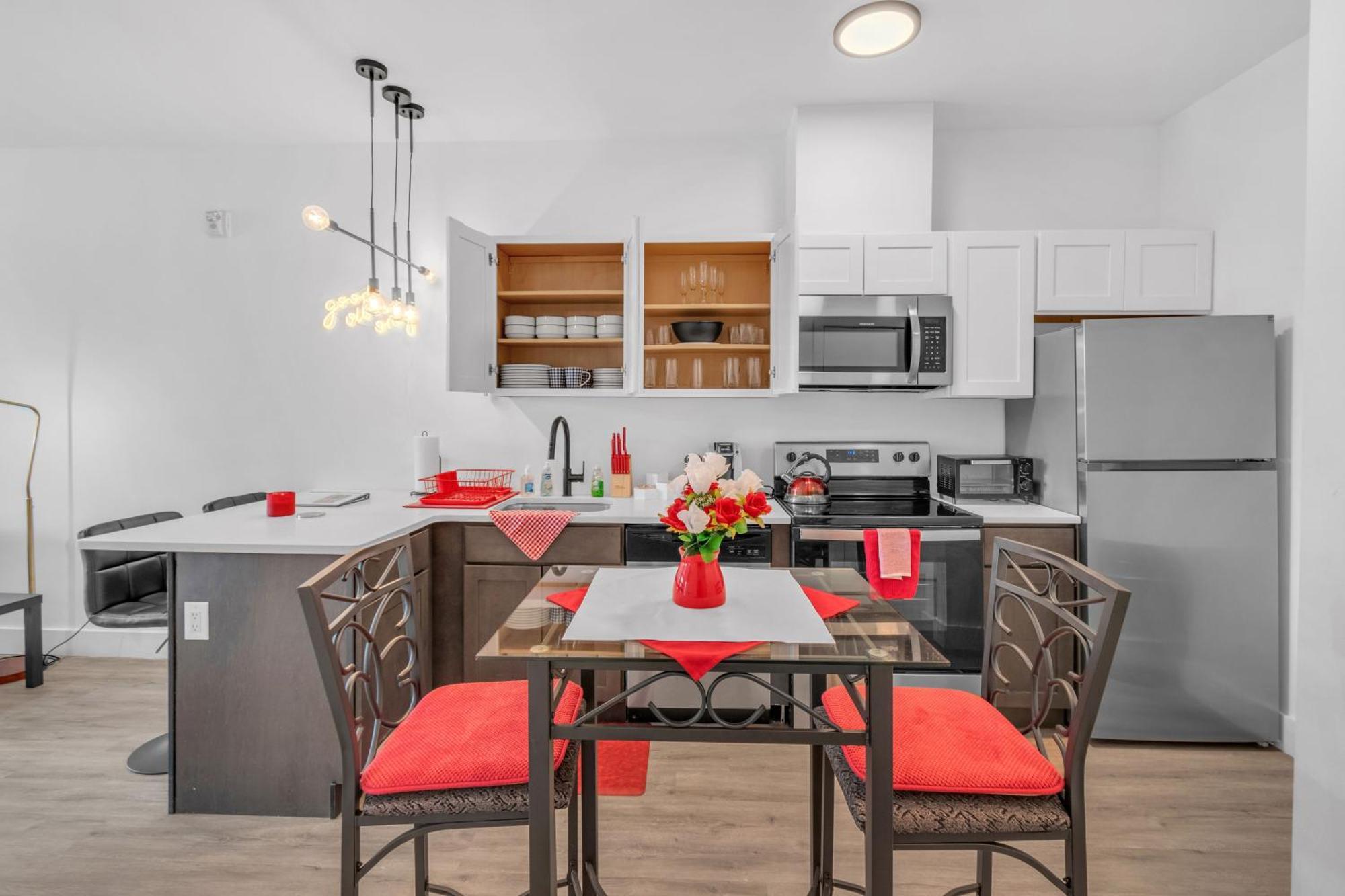 Apartamento Royal Oasis Indoor Pool, Free Parking, Near Nyc Elizabeth Exterior foto