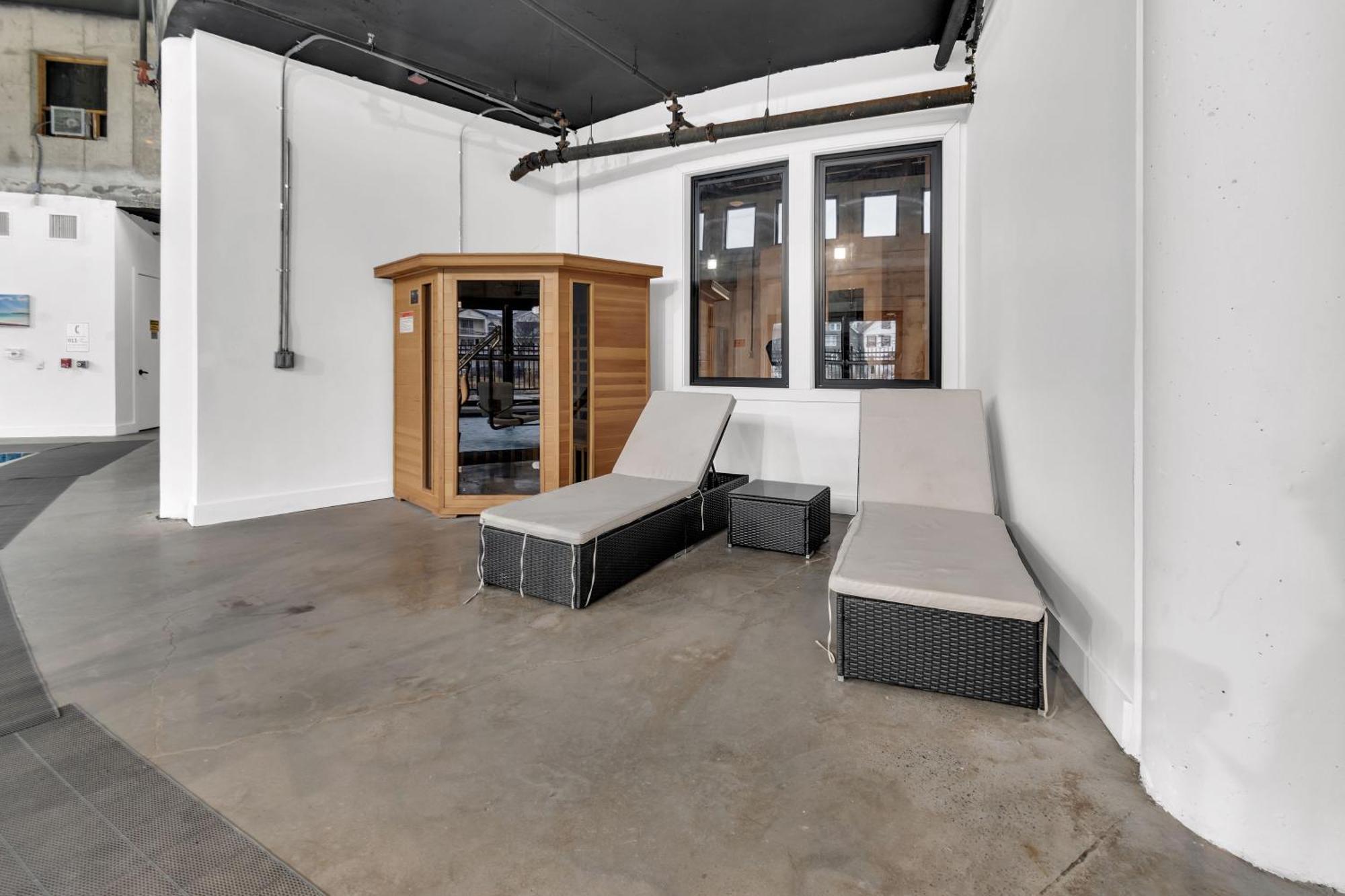 Apartamento Royal Oasis Indoor Pool, Free Parking, Near Nyc Elizabeth Exterior foto